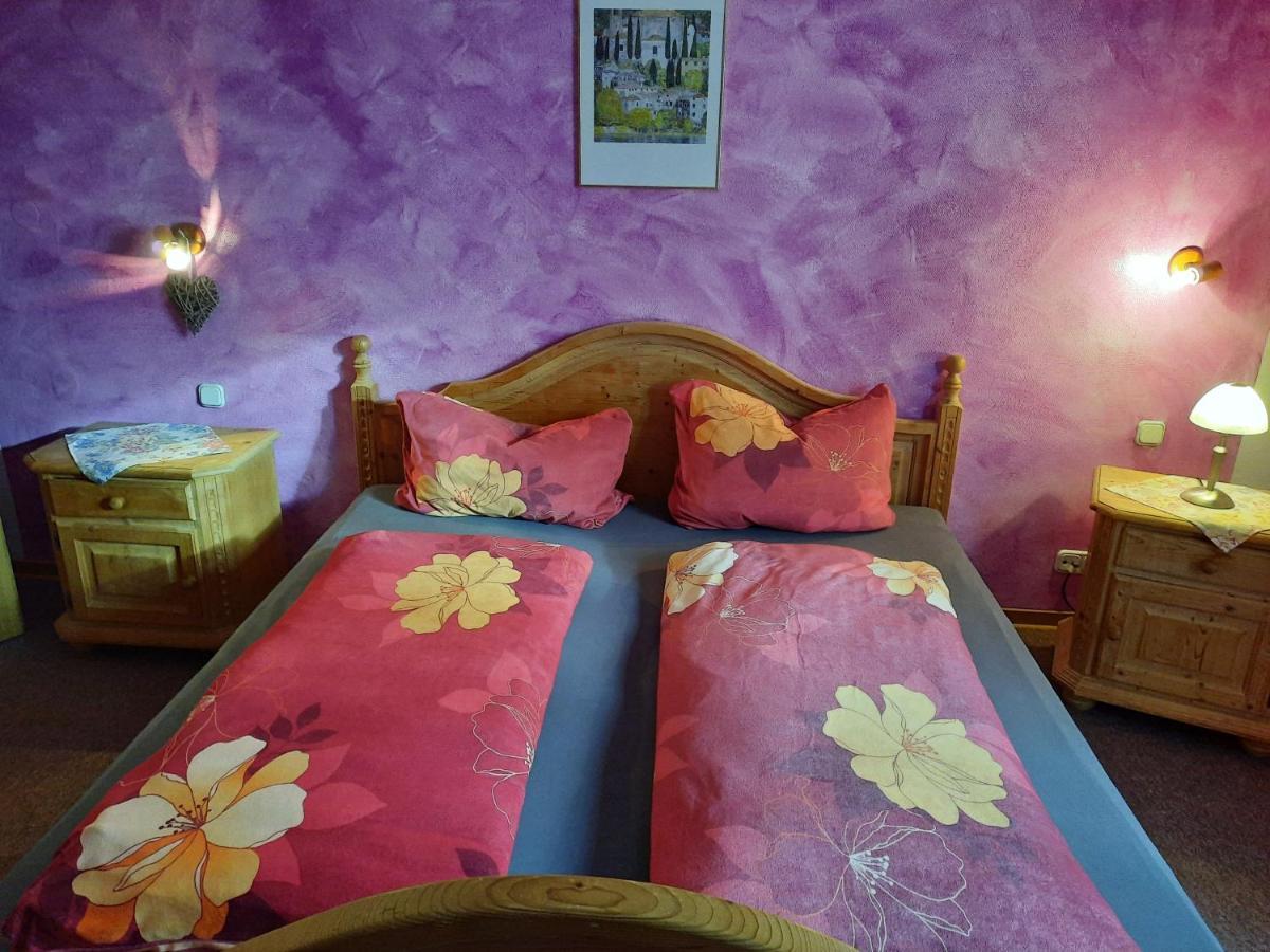 Landgasthof Rotlipp Gaestezimmer Ortenberg  ภายนอก รูปภาพ