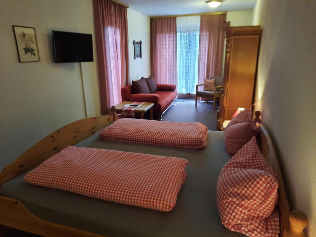 Landgasthof Rotlipp Gaestezimmer Ortenberg  ภายนอก รูปภาพ